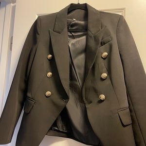 Tailored cut gold button blazer